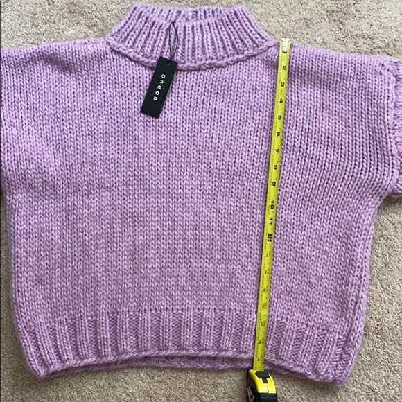 Drop shoulder NWT cropped woolen sweater - Picture 9 of 9